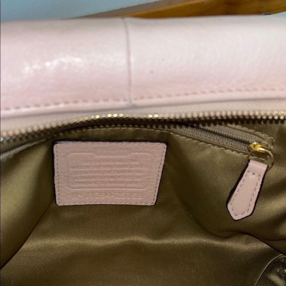 Chic Pink Leather Shoulder Bag